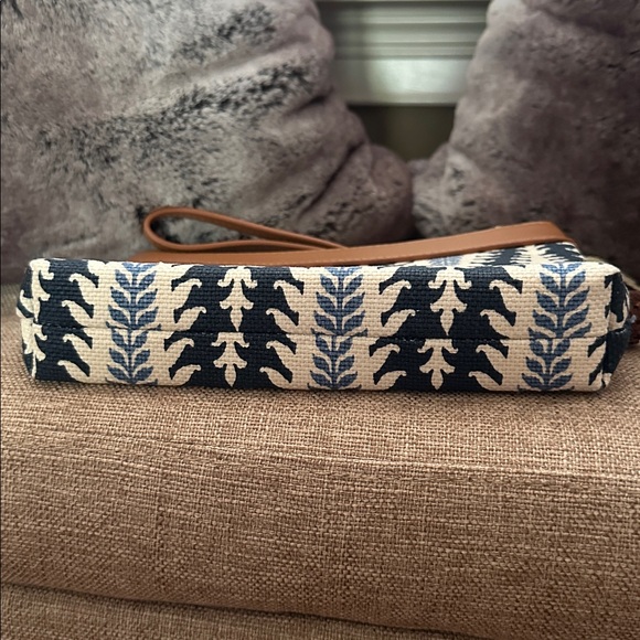 Spartina Lighthouse Tassel Wristlet NWT - Picture 4 of 6